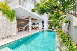 Ready to Use! Premium House LT 200m2 Desain Elegan di Seminyak Ready to Use! Premium House LT 200m2 Desain Elegan di Seminyak