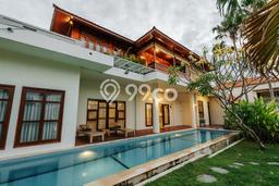 For Sale! Luxury House LT 500m2 Desain Modern di Canggu For Sale! Luxury House LT 500m2 Desain Modern di Canggu