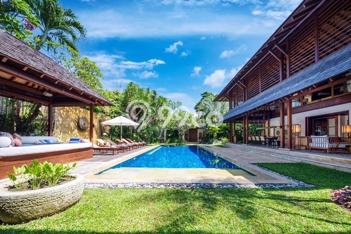 Jual Rumah Luas Elegan Dengan View Cantik di Seminyak, Badung Jual Rumah Luas Elegan Dengan View Cantik di Seminyak, Badung