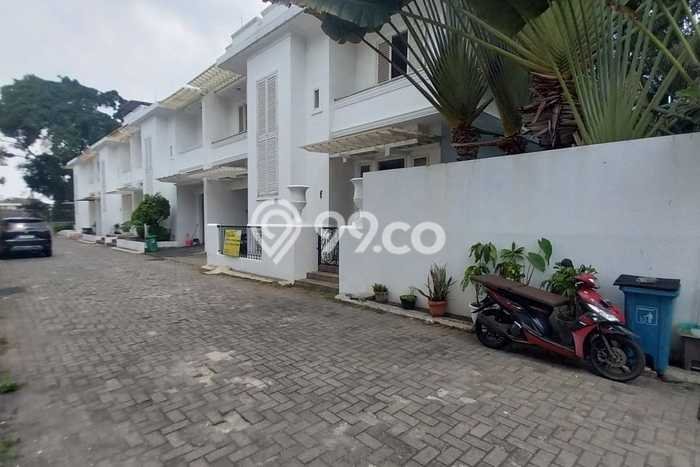 Rumah Mewah LB 385m2 Siap Huni Desain Elegan di Kemang, Jakarta Selatan Rumah Mewah LB 385m2 Siap Huni Desain Elegan di Kemang, Jakarta Selatan