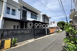 Dijual Rumah Mewah Elegan Dengan View Cantik di Rawamangun, Jakarta Timur Dijual Rumah Mewah Elegan Dengan View Cantik di Rawamangun, Jakarta Timur