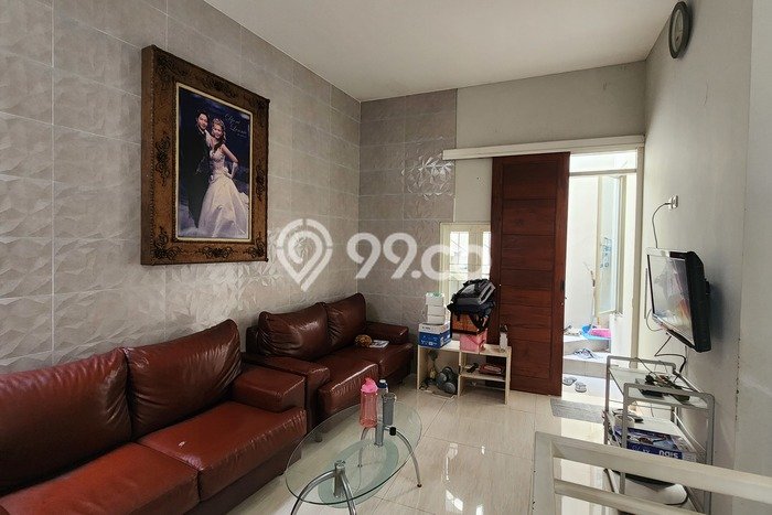 Rumah Strategis Minimalis Lb 180m2 di Krembangan, Surabaya Rumah Strategis Minimalis Lb 180m2 di Krembangan, Surabaya