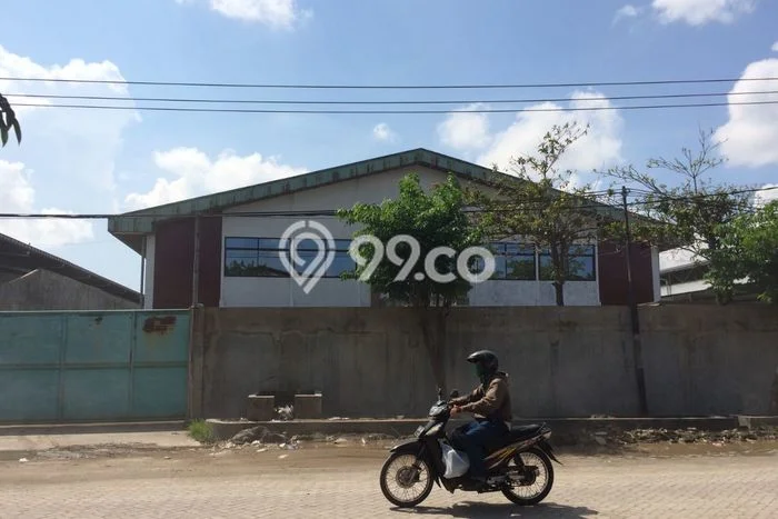 Area Ramai! Pabrik Dijual di Asemrowo untuk Bisnis Luas Bangunan 1740m2 Area Ramai! Pabrik Dijual di Asemrowo untuk Bisnis Luas Bangunan 1740m2
