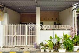 Jual Rumah Bagus Siap Huni LB 120m2 di Wiyung, Surabaya Jual Rumah Bagus Siap Huni LB 120m2 di Wiyung, Surabaya