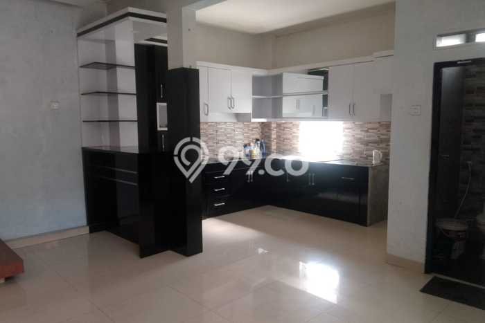 Rumah Nyaman 4 KT LB 200m2 Kondisi Bagus di Buah Batu Rumah Nyaman 4 KT LB 200m2 Kondisi Bagus di Buah Batu