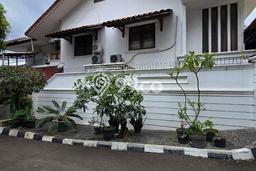 Rumah Luxury Modern Tanpa Renovasi di Pulomas Jakarta Timur Rumah Luxury Modern Tanpa Renovasi di Pulomas Jakarta Timur