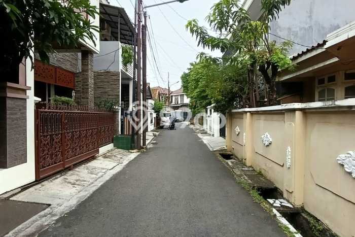 Hunian Mewah LB 180m2 Siap Huni Desain Elegan di Rawamangun, Jakarta Timur Hunian Mewah LB 180m2 Siap Huni Desain Elegan di Rawamangun, Jakarta Timur