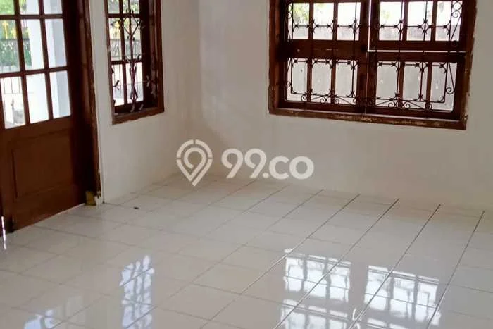 Disewakan Rumah Harga Terjangkau di Rawamangun Jakarta Timur dengan 4 Kamar Tidur Disewakan Rumah Harga Terjangkau di Rawamangun Jakarta Timur dengan 4 Kamar Tidur
