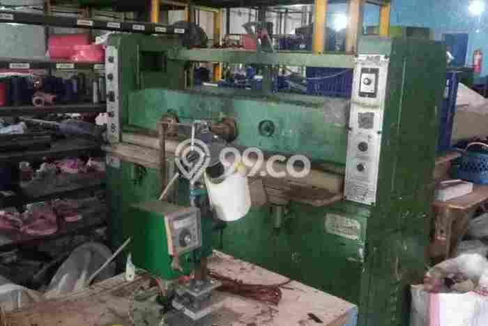 Gudang Komersial Dijual di Gedangan Sidoarjo LT 389m2 & LB 389m2 Gudang Komersial Dijual di Gedangan Sidoarjo LT 389m2 & LB 389m2