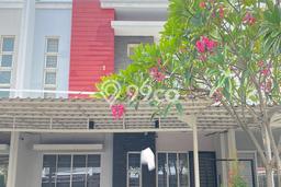 Disewakan! Rumah 3 Kamar Tidur &
3 Kamar Mandi di Green Lake City, Jakarta Barat Disewakan! Rumah 3 Kamar Tidur &
3 Kamar Mandi di Green Lake City, Jakarta Barat