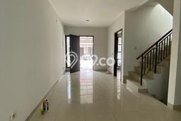 Rumah di Green Lake City, 3 KM, Area Nyaman Rumah di Green Lake City, 3 KM, Area Nyaman