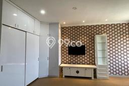 Rumah 4 Lantai Furnished Bagus di Green Lake City Rumah 4 Lantai Furnished Bagus di Green Lake City