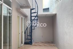 Rumah area Green Lake City, 3 KT, Akses Rumah Sakit, LT 144m² Bangunan 147m² Rumah area Green Lake City, 3 KT, Akses Rumah Sakit, LT 144m² Bangunan 147m²