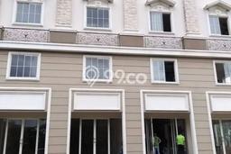 DISEWAKAN Ruko di Green Lake City 286 m² DISEWAKAN Ruko di Green Lake City 286 m²