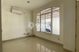 LOKASI STRATEGIS! Rumah di Green Lake City, Akses ke Tol, 3 KM, Luas 100m² LB 127m² LOKASI STRATEGIS! Rumah di Green Lake City, Akses ke Tol, 3 KM, Luas 100m² LB 127m²