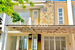 PILIHAN TEPAT! Rumah di Green Lake City, 3 KT, Dekat Mall, LT 120m² Bangunan 127m² PILIHAN TEPAT! Rumah di Green Lake City, 3 KT, Dekat Mall, LT 120m² Bangunan 127m²