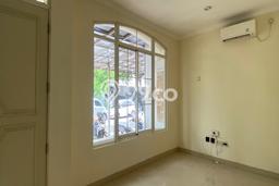 Disewakan! Rumah 3 Kamar Tidur &
3 Kamar Mandi di Green Lake City, Jakarta Barat Disewakan! Rumah 3 Kamar Tidur &
3 Kamar Mandi di Green Lake City, Jakarta Barat