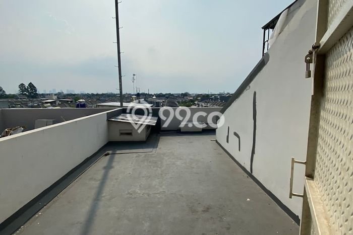 For Rent Ruko Strategis di Green Lake City, Luas 286m², Lokasi Berkembang For Rent Ruko Strategis di Green Lake City, Luas 286m², Lokasi Berkembang