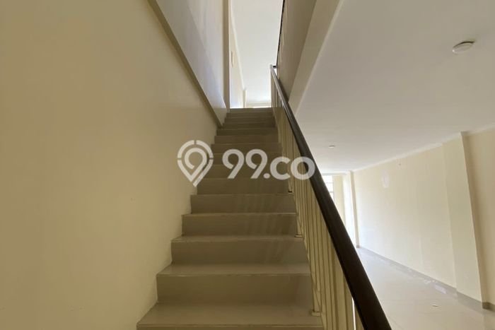 LOKASI STRATEGIS! Ruko Disewakan di Green Lake City, Luas 286m², Pusat Usaha LOKASI STRATEGIS! Ruko Disewakan di Green Lake City, Luas 286m², Pusat Usaha