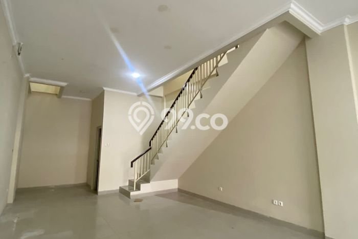 LOKASI STRATEGIS! Ruko Disewakan Kawasan Green Lake City, Luas 286m², Kawasan Ramai LOKASI STRATEGIS! Ruko Disewakan Kawasan Green Lake City, Luas 286m², Kawasan Ramai