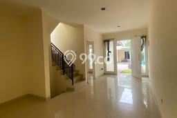 HUNIAN PILIHAN! Rumah di Green Lake City, 3 KT, Lingkungan Strategis, LT 90m² Bangunan 100m² HUNIAN PILIHAN! Rumah di Green Lake City, 3 KT, Lingkungan Strategis, LT 90m² Bangunan 100m²