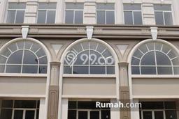 LOKASI STRATEGIS! Ruko di Green Lake City, Luas 286m², Pusat Perdagangan LOKASI STRATEGIS! Ruko di Green Lake City, Luas 286m², Pusat Perdagangan