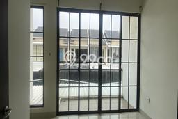 di Green Lake City Rumah Dua Lantai Siap Huni di Green Lake City Rumah Dua Lantai Siap Huni
