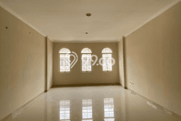Disewakan Ruko Area Komersial Kawasan Green Lake City, Luas 286m², Siap Usaha Disewakan Ruko Area Komersial Kawasan Green Lake City, Luas 286m², Siap Usaha