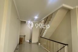 KAWASAN KOMERSIAL! Ruko For Rent Kawasan Green Lake City, Luas 286m², Jalan Utama KAWASAN KOMERSIAL! Ruko For Rent Kawasan Green Lake City, Luas 286m², Jalan Utama