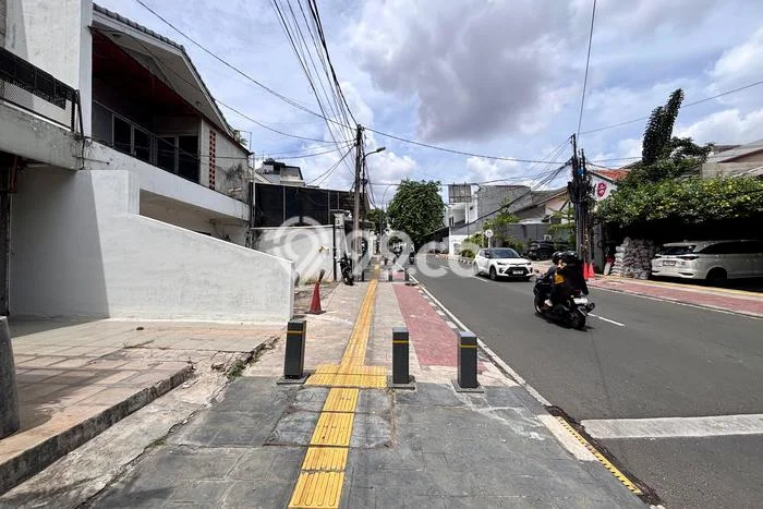 Untuk Dijual Ruko di Tebet Jakarta Selatan LT 168m2 / LB 200m2 Untuk Dijual Ruko di Tebet Jakarta Selatan LT 168m2 / LB 200m2