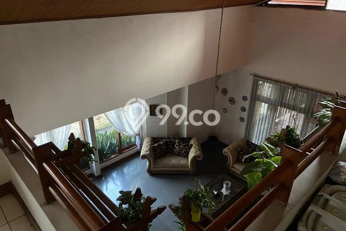 Rumah Luxury Modern Siap Huni di Cibubur Jakarta Timur Rumah Luxury Modern Siap Huni di Cibubur Jakarta Timur