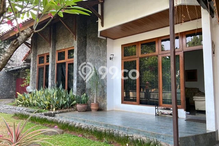 Rumah Luxury Modern Siap Huni di Cibubur Jakarta Timur Rumah Luxury Modern Siap Huni di Cibubur Jakarta Timur
