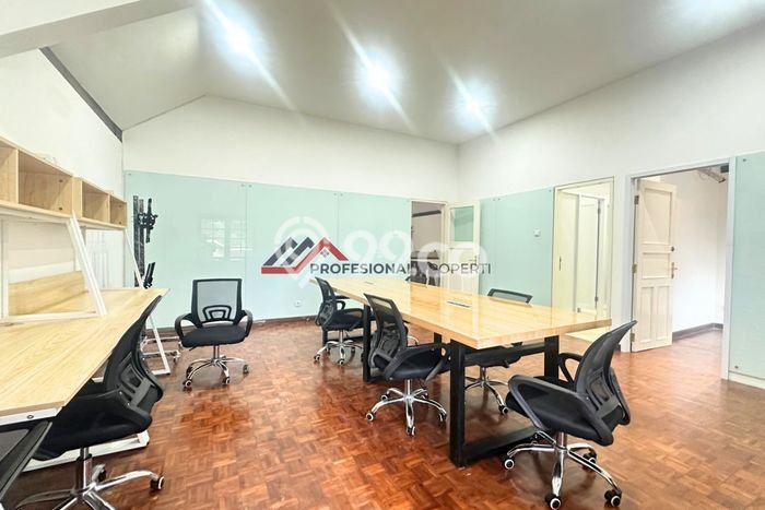 Rumah Luxury Modern Tanpa Renovasi di Pangkalan Jati Depok Rumah Luxury Modern Tanpa Renovasi di Pangkalan Jati Depok