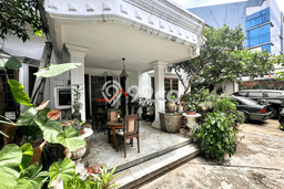 Ready to Use! Luxury House LT 1000m2 Desain Elegan di Kemang Ready to Use! Luxury House LT 1000m2 Desain Elegan di Kemang