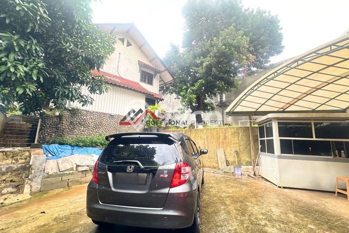Rumah Luxury Modern Tanpa Renovasi di Pangkalan Jati Depok Rumah Luxury Modern Tanpa Renovasi di Pangkalan Jati Depok