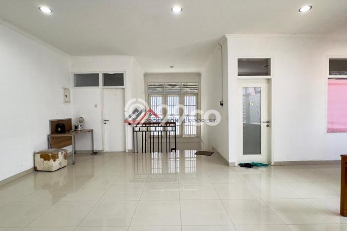 Siap Huni Hunian Elit 4 Kamar di Tanah Abang Dekat ke Mana Saja Siap Huni Hunian Elit 4 Kamar di Tanah Abang Dekat ke Mana Saja