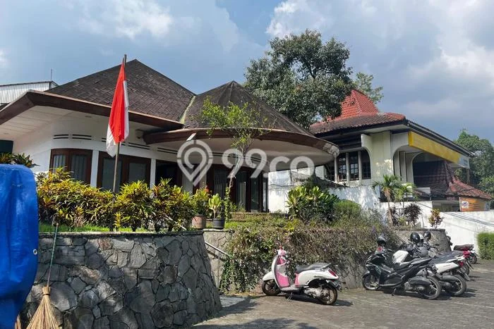Hunian Modern Dikontrakkan 4 Kamar di Coblong Boleh Nego Hunian Modern Dikontrakkan 4 Kamar di Coblong Boleh Nego