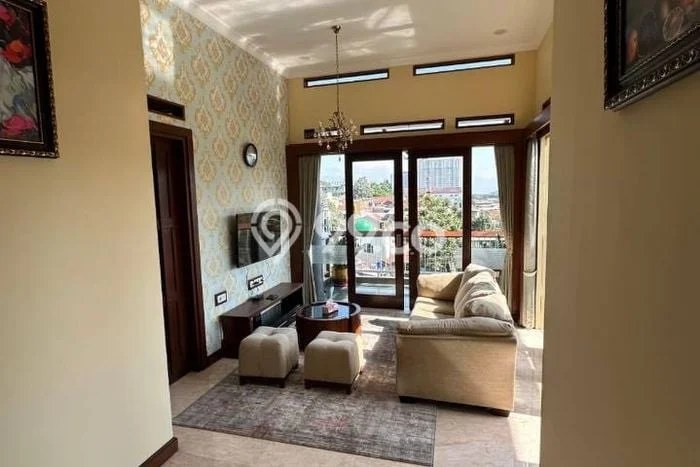 HUNIAN PREMIUM! Rumah kawasan Ciumbuleuit, 3 KT, Kawasan Prospektif, Luas 351m² LB 400m² HUNIAN PREMIUM! Rumah kawasan Ciumbuleuit, 3 KT, Kawasan Prospektif, Luas 351m² LB 400m²