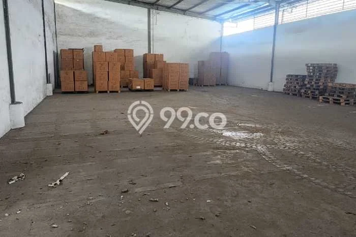 LOKASI STRATEGIS! Gudang Disewakan di Pegadungan, Luas 1300m², Area Ramai LOKASI STRATEGIS! Gudang Disewakan di Pegadungan, Luas 1300m², Area Ramai
