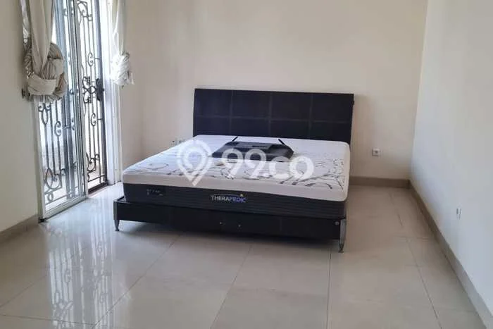 Rumah area , 4 KT, Dekat Rumah Sakit, LT 160m2m² LB 300m2m² Rumah area , 4 KT, Dekat Rumah Sakit, LT 160m2m² LB 300m2m²