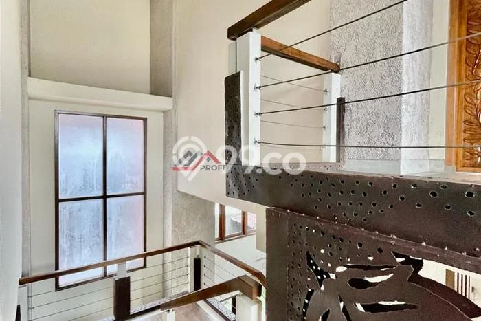 Rumah Eksklusif Dijual LT 299m2 di Cinere, Depok Rumah Eksklusif Dijual LT 299m2 di Cinere, Depok