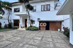Ready to Use! Luxury House LT 854m2 Desain Modern di Kemang Ready to Use! Luxury House LT 854m2 Desain Modern di Kemang