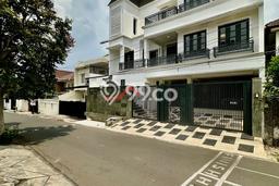 Rumah Mewah Dijual LT 250m2 di Kebayoran Baru, Jakarta Selatan Rumah Mewah Dijual LT 250m2 di Kebayoran Baru, Jakarta Selatan