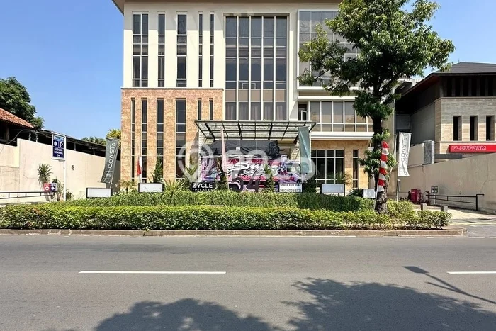 Unit Kantor Dijual di Jakarta Selatan LT 2400m2 & LB 10000m2 Unit Kantor Dijual di Jakarta Selatan LT 2400m2 & LB 10000m2