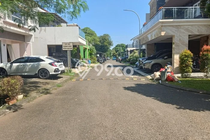 For Sale Hunian Rumah Terawat 6 Kamar di Jatiwarna, Bekasi For Sale Hunian Rumah Terawat 6 Kamar di Jatiwarna, Bekasi