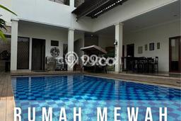 Dijual Rumah Mewah Exclusive di Matraman, Jakarta Timur Dijual Rumah Mewah Exclusive di Matraman, Jakarta Timur