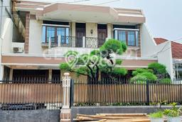 Rumah Luxury Modern Tanpa Renovasi di Kramat Jakarta Pusat Rumah Luxury Modern Tanpa Renovasi di Kramat Jakarta Pusat