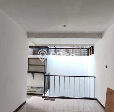 Rumah Modern Cantik 3 KT Bisa Langsung Pindah di Kelapa Gading Rumah Modern Cantik 3 KT Bisa Langsung Pindah di Kelapa Gading
