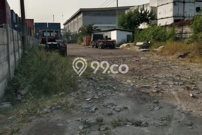 Tanah Disewa Strategis di Surabaya Luas 3700m2 Tanah Disewa Strategis di Surabaya Luas 3700m2
