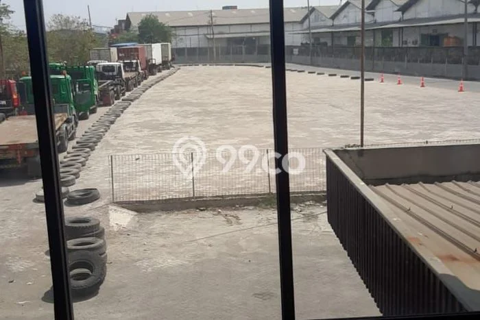 Tanah untuk Disewa di Surabaya Luas 2300m2 Tanah untuk Disewa di Surabaya Luas 2300m2